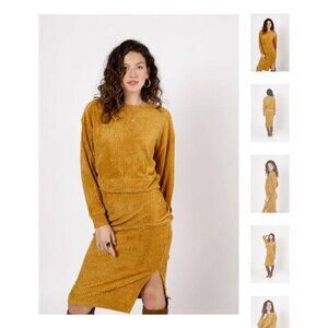 Women’s Band Of The Free Russel Gold Pulliver Shirt & Skirt